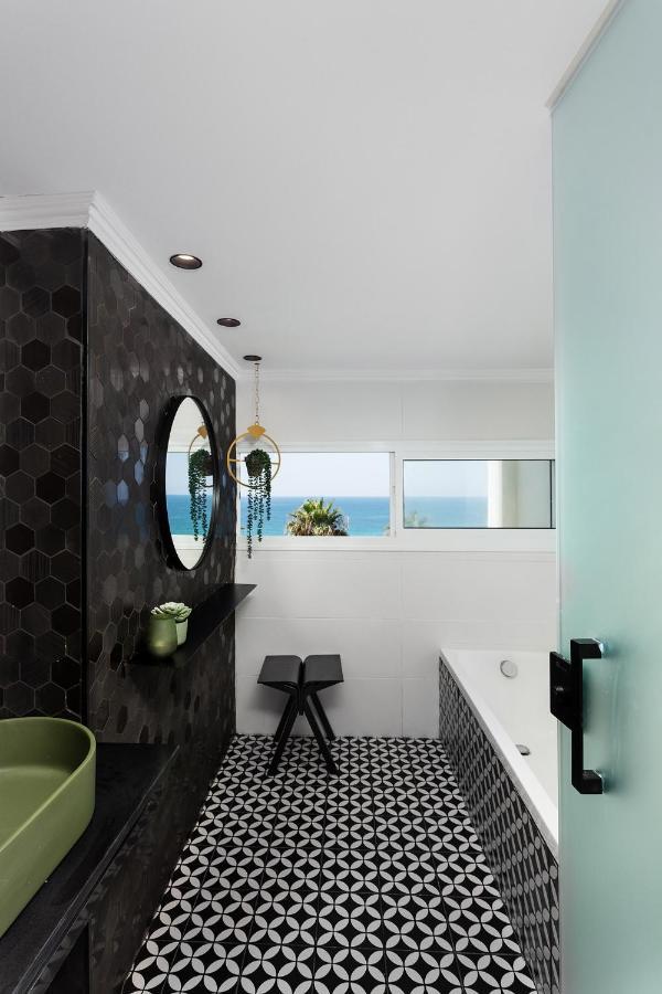 Sea View Stylish 1Br With Balcony By Beachfront Stay Herzelia Exteriér fotografie