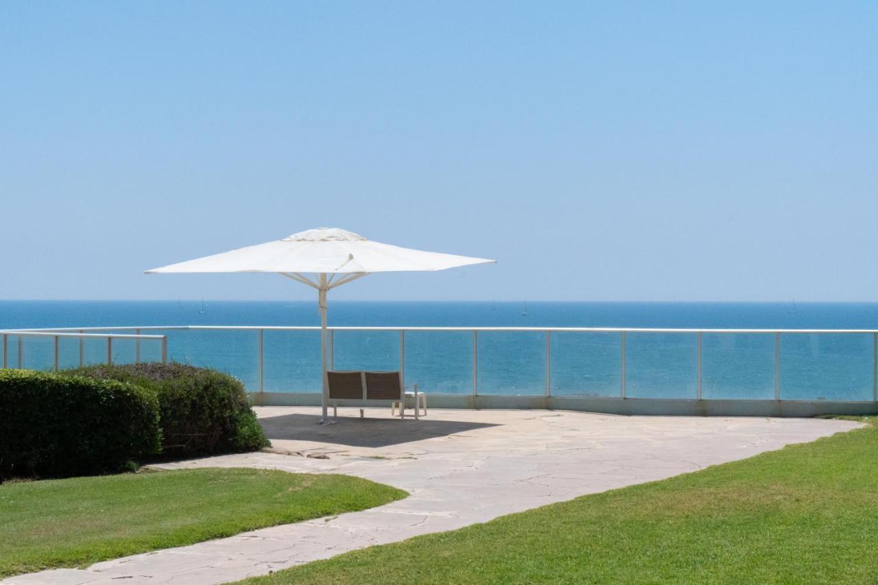 Sea View Stylish 1Br With Balcony By Beachfront Stay Herzelia Exteriér fotografie